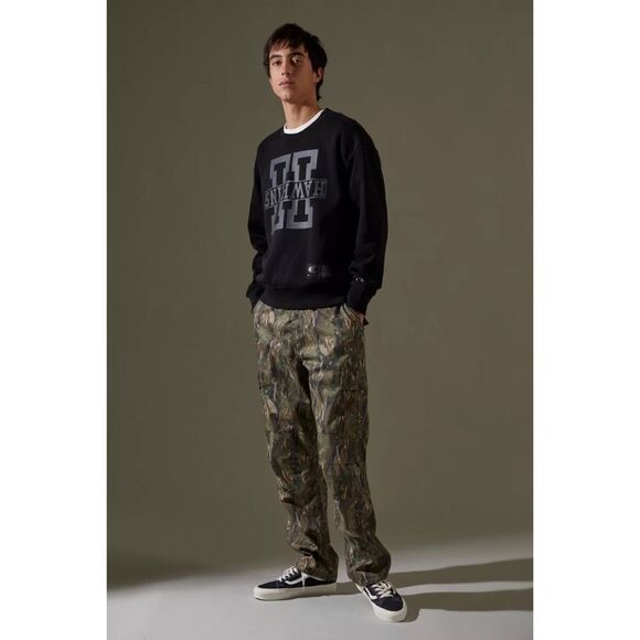 Urban Outfitters Champion X Stranger Things Crew Neck Pullover Sweatshirt Medium - Picture 3 of 5